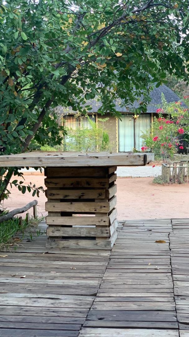 Jungle Breeze Home Stay Kasane Exterior photo