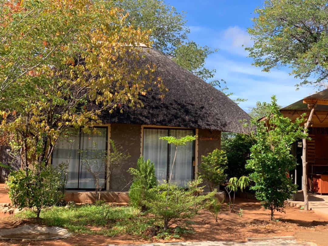Jungle Breeze Home Stay Kasane Exterior photo
